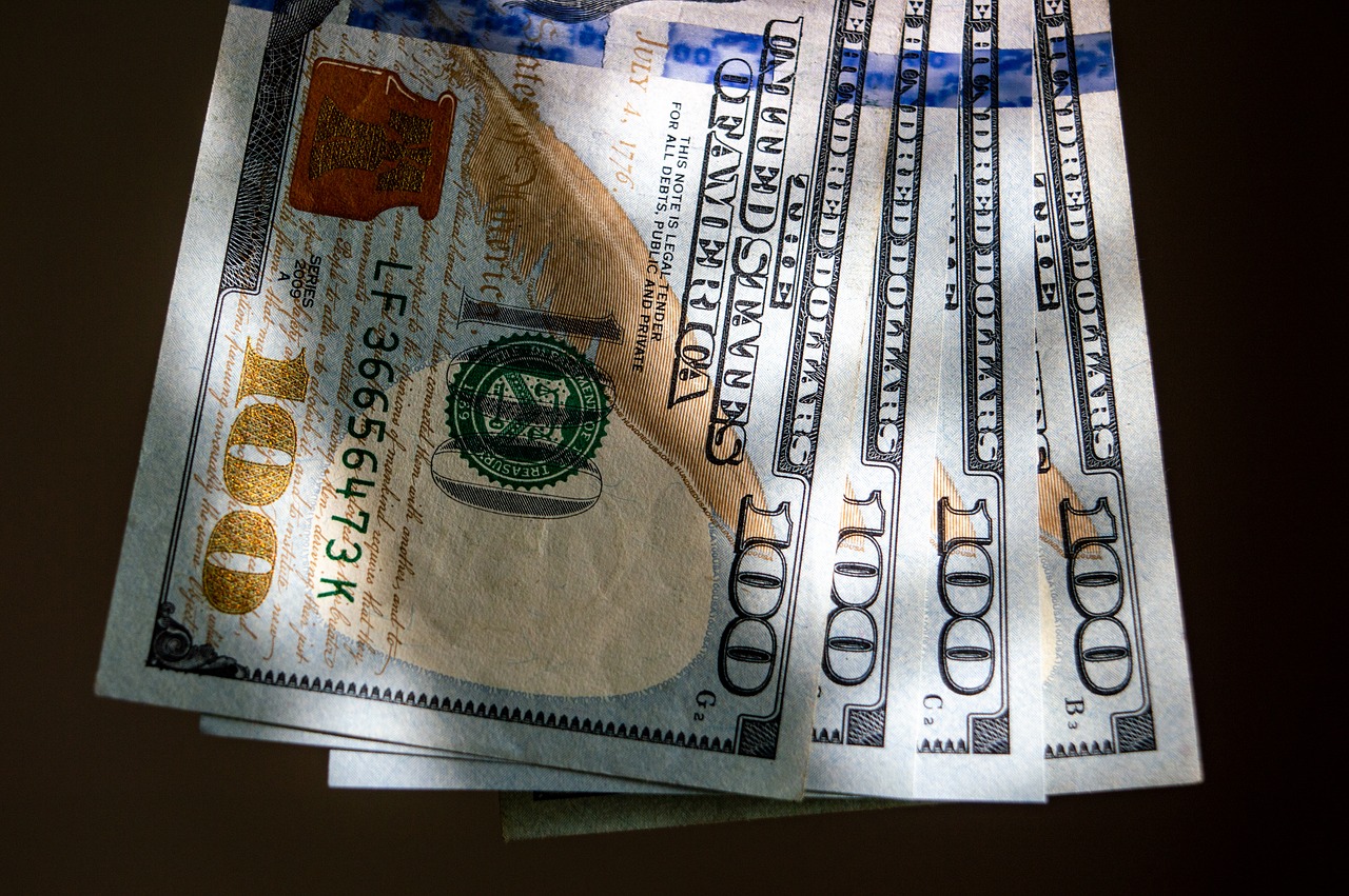 Régimen de Maduro aumenta venta de dólares por elevados gastos de su campaña