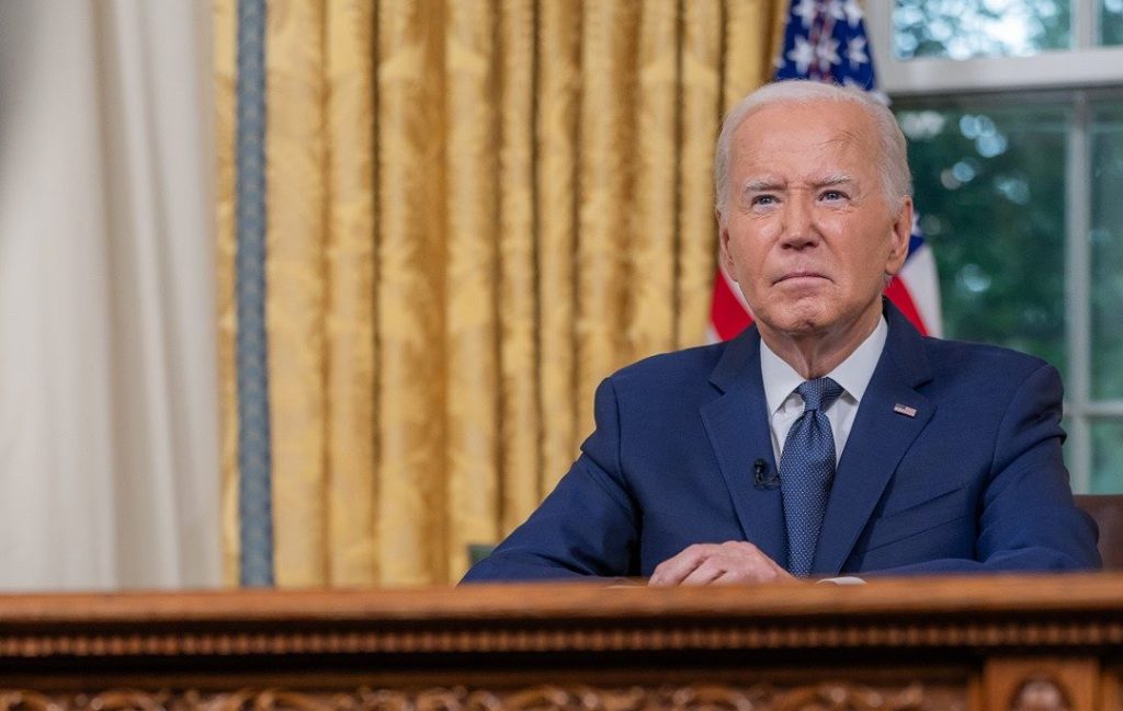 Biden cancela actos de campaña tras dar positivo para COVID