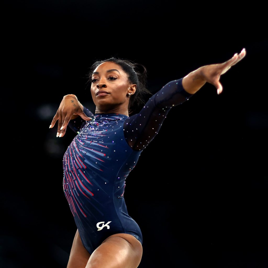 (+Video) Simone Biles pierde el oro en barra de equilibrio por caída