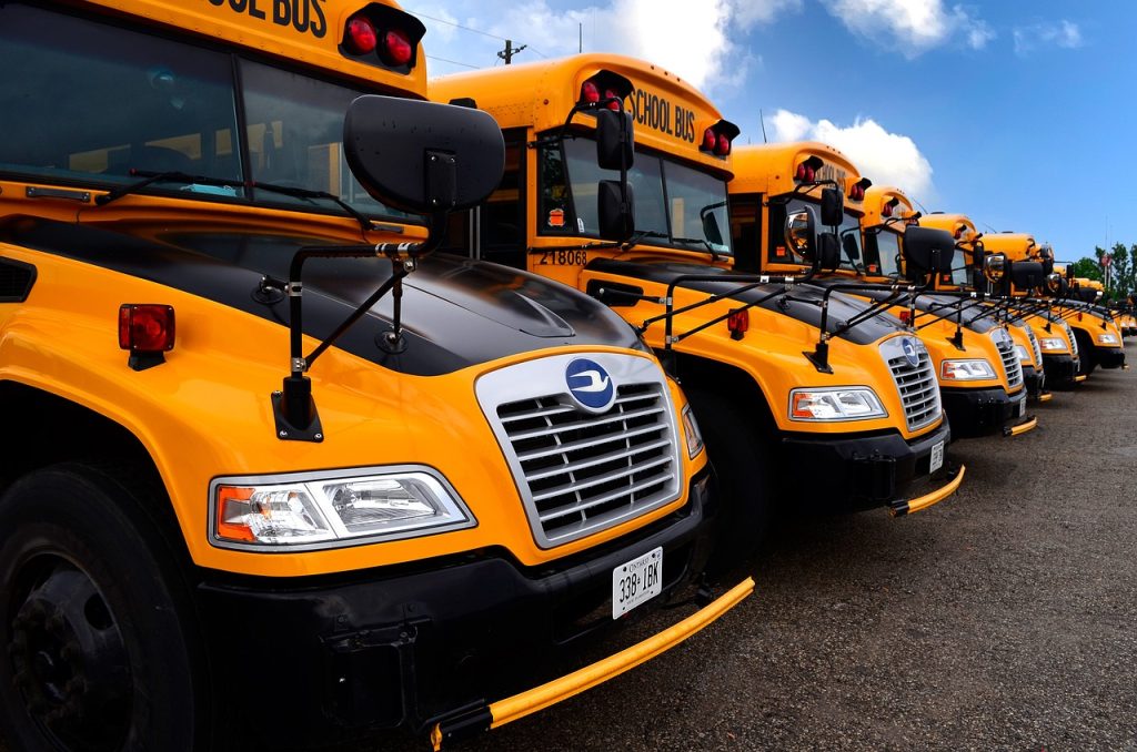 Distrito Escolar del Condado de Orange está contratando conductores de autobuses