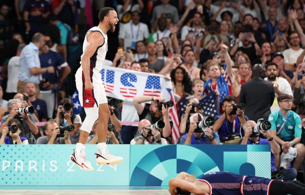 Juego de infarto: Estados Unidos remontó 13 puntos para derrotar a Serbia