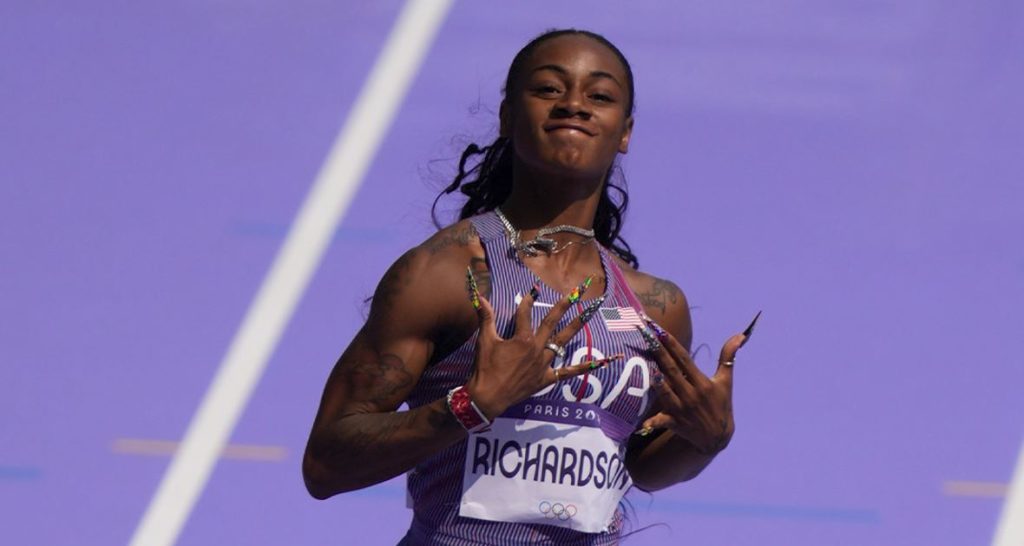 Sha'Carri Richardson no necesitó sus uñas para ganar durante su debut en los Juegos Olímpicos