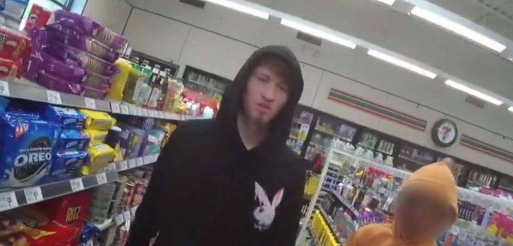 Revelan video que muestra el momento en que agentes de Orange abaten a hombre de 19 años en un 7-Eleven