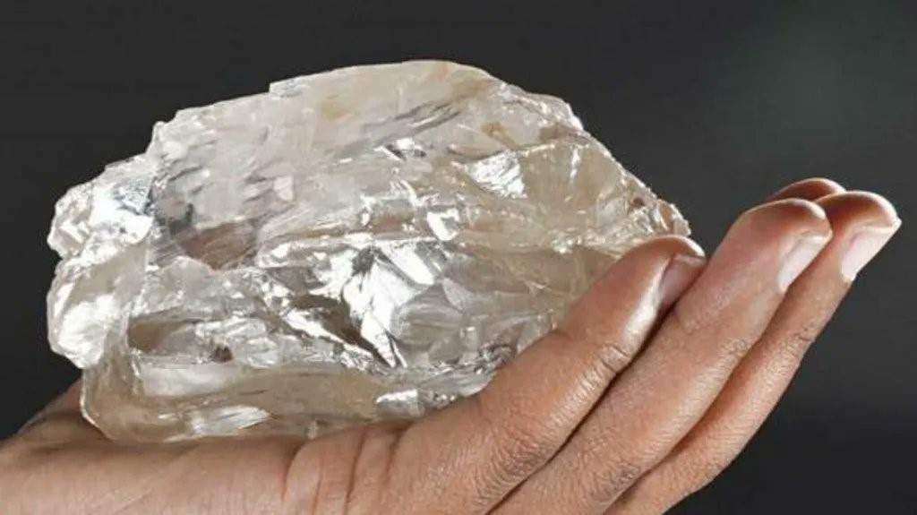 Hallan en Botswana el segundo diamante más grande de toda la historia, con 2.492 kilates