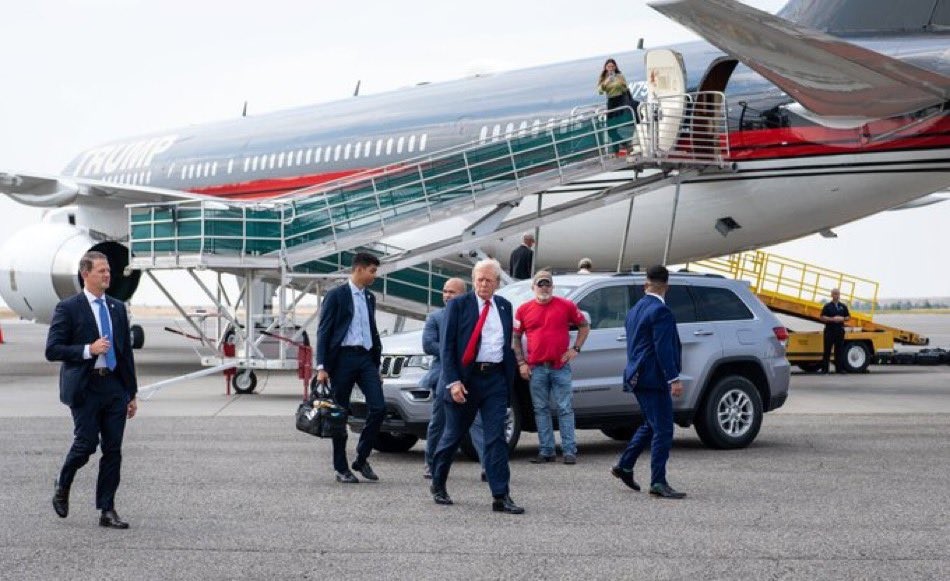 Avión de Donald Trump sufre falla mecánica cuando se dirigía a Montana