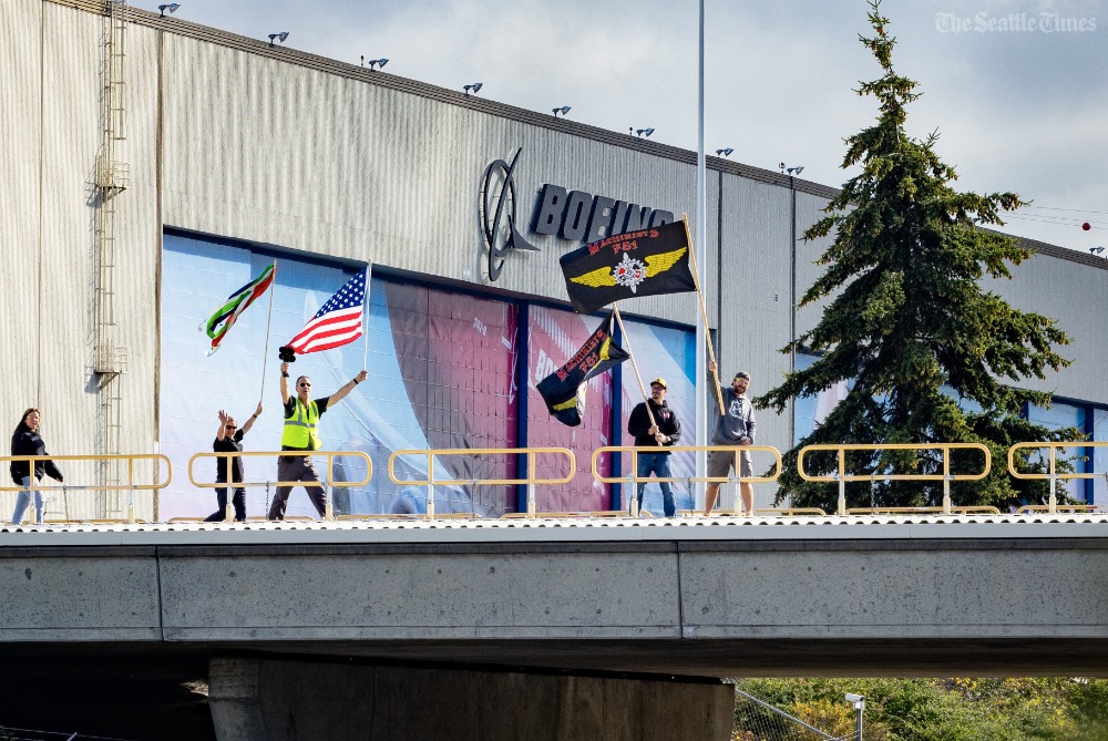 Maquinistas de Boeing se declaran en huelga