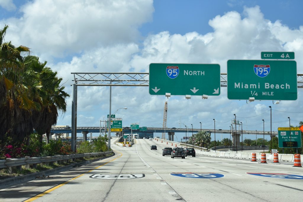 En estado crítico mujer herida de bala en la I-195 en Miami Beach