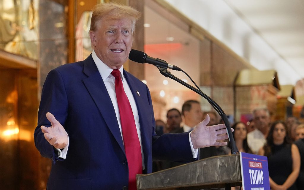 Juez Merchán retrasa sentencia de Trump para después de las elecciones