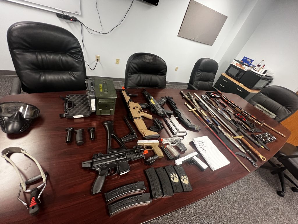 Arrestan a adolescente de 11 años de Volusia por hacer amenazas de tiroteo