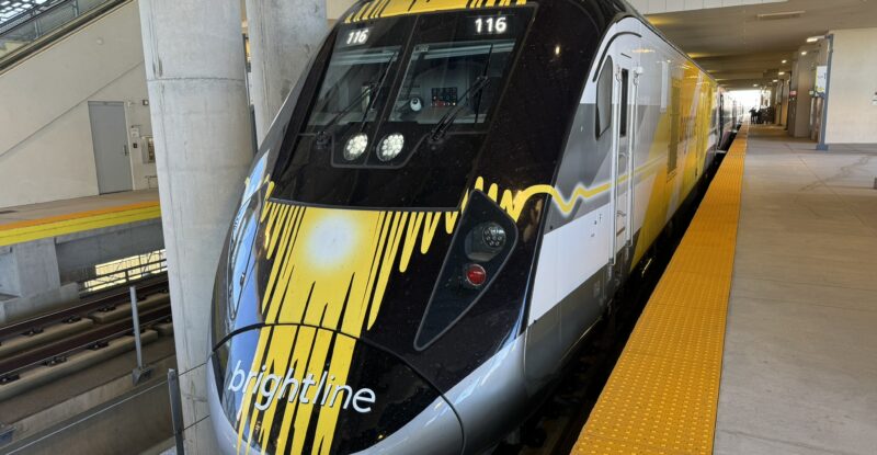 Brightline añadirá vagones a sus trenes a partir de Octubre