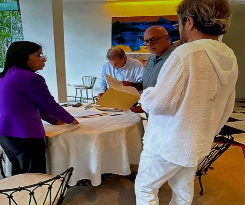 Edmundo González ratifica que firmó documento bajo coacción y chantaje para salir de Venezuela