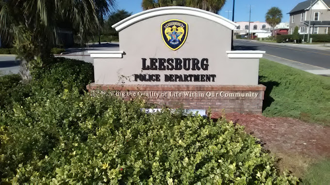 Buscan a sospechosos de tiroteo en Leesburg