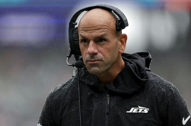 Los Jets despiden a su recién contratado entrenador, Robert Saleh