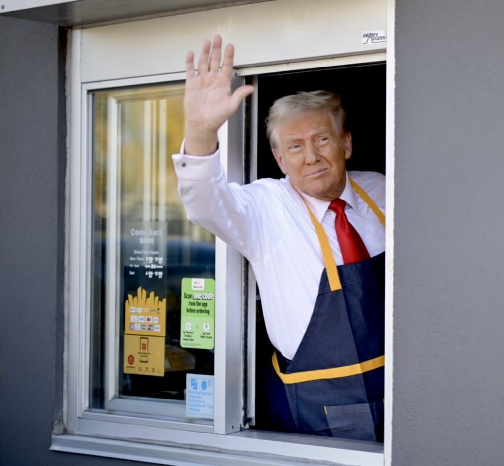 49 % de los votantes latinos apoyan a Trump frente a un 38 % de quienes se decantan por Harris, según encuesta