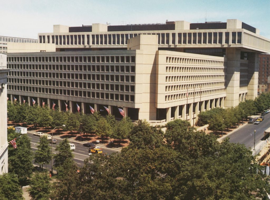 FBI modificó discretamente datos de 2022 que muestran que delitos violentos aumentaron en lugar de disminuir