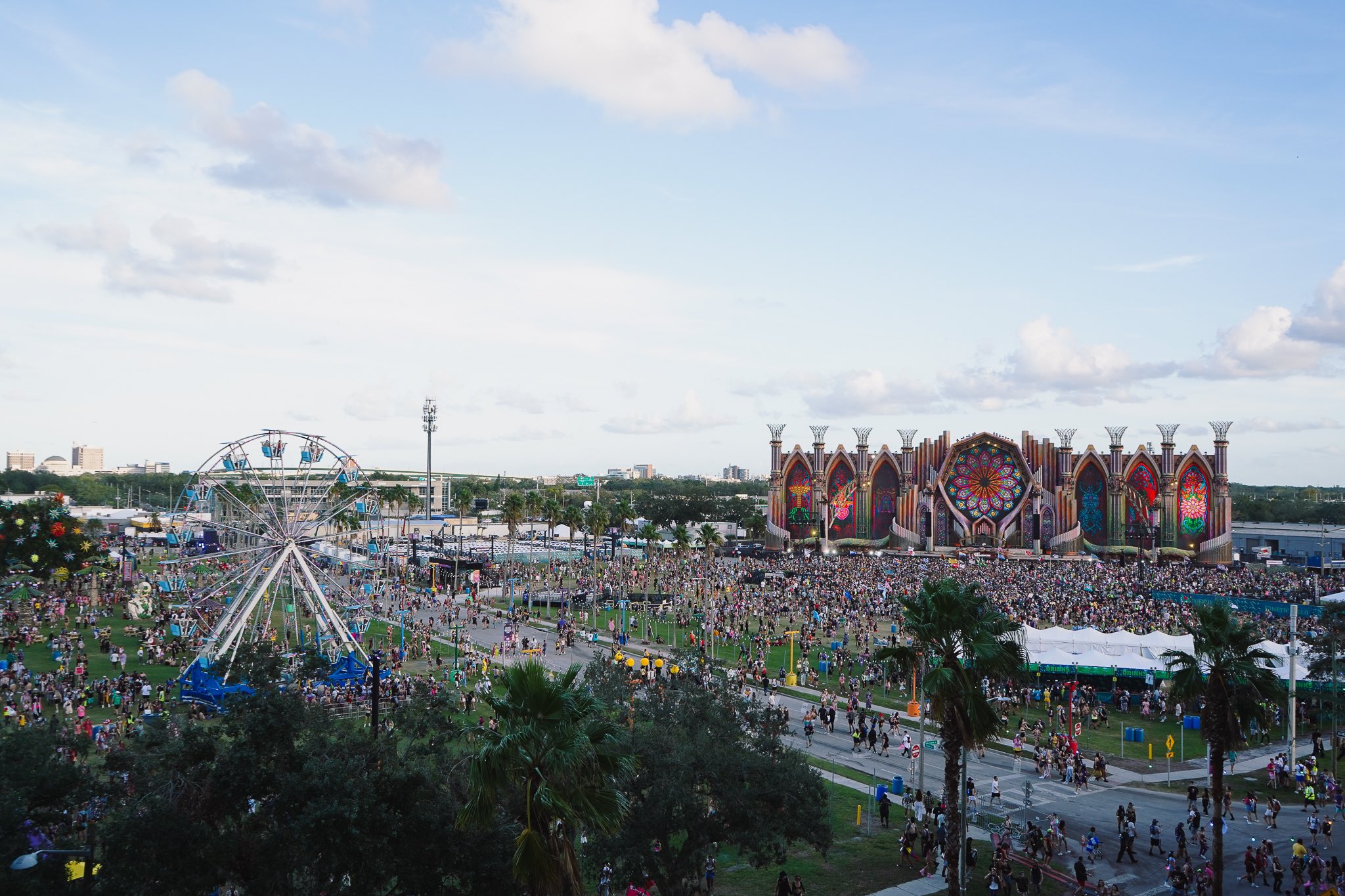 OSHA investiga la muerte de un trabajador de una compañía de entretenimiento en el Camping World Stadium