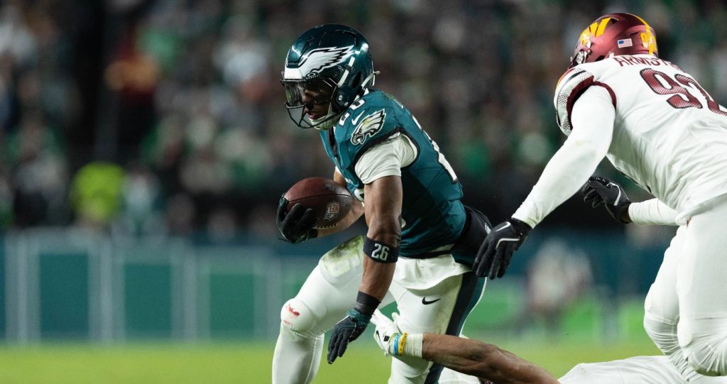Philadelphia Eagles mantuvo liderato al remontar ante los Washington Commanders
