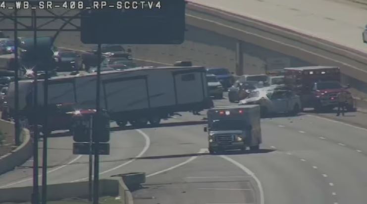 Restricción de tránsito y gran congestión vehicular en la I-4 de Orlando debido a choque múltiple