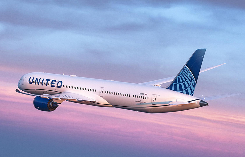 Hallan un cadáver en el hueco de la rueda de un avión de United Airlines