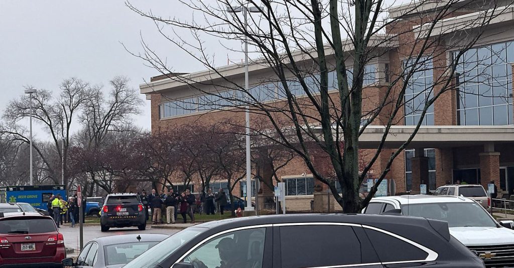 Varios heridos deja tiroteo en escuela cristiana en Madison, Wisconsin