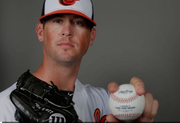 Cuerpo del pitcher Brian Matusz fue hallado en su casa de Phoenix