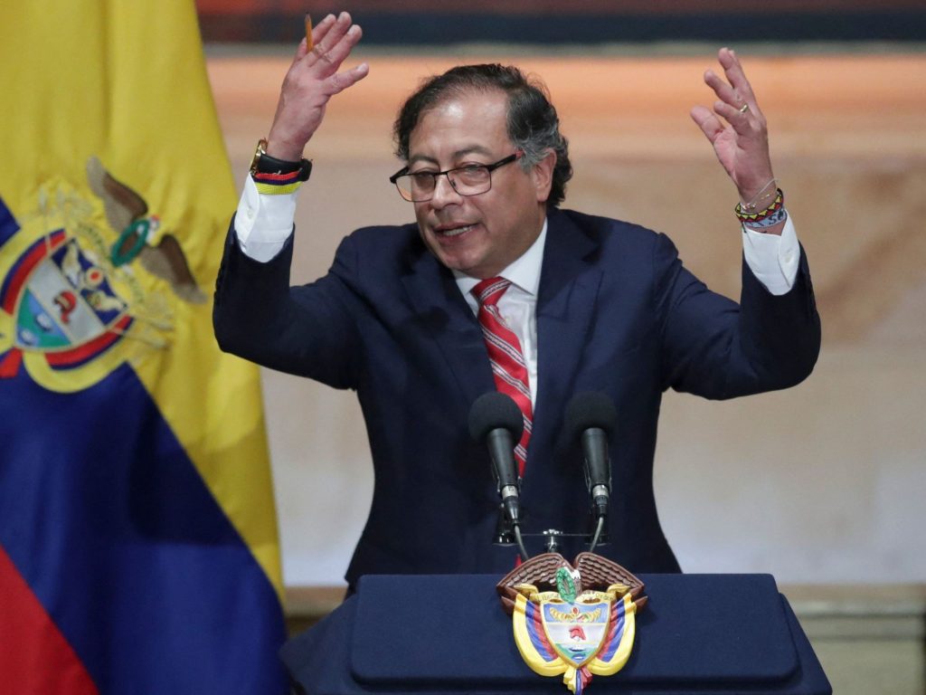 La Casa Blanca anuncia que Colombia ha aceptado todos los términos de Trump para recibir migrantes deportados