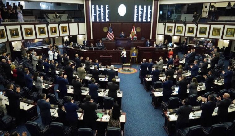 Legisladores republicanos de Florida incluyen reformas al proyecto de inmigración presentado por DeSantis