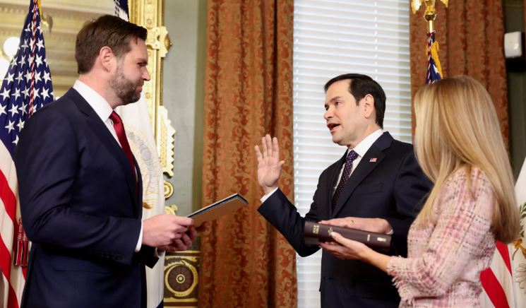 Marco Rubio juró como Secretario de Estado y prometió promover la paz a través de la fuerza