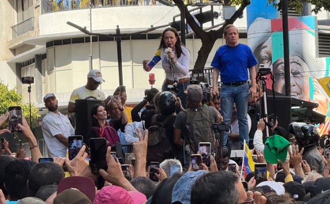 María Corina Machado reapareció para liderar concentración contra la dictadura: "Yo estoy aquí, contigo y hasta el final"