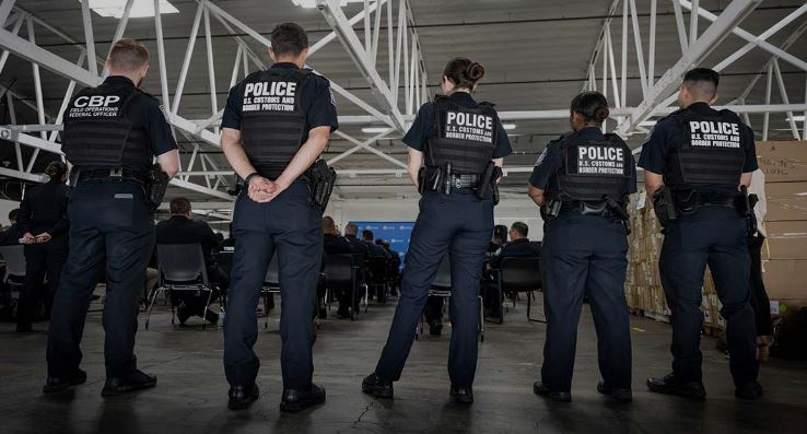 Trump autoriza redadas migratorias en iglesias, colegios y hospitales