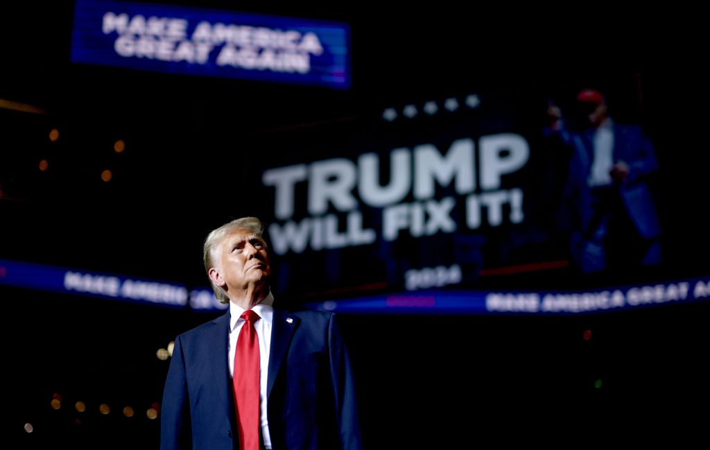Trump llama trastornado al fiscal especial Jack Smith tras informe sobre interferencia electoral