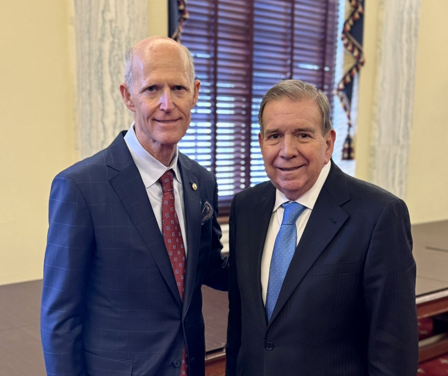 Edmundo González asistió a la juramentación de Donald Trump como invitado del senador de Florida Rick Scott