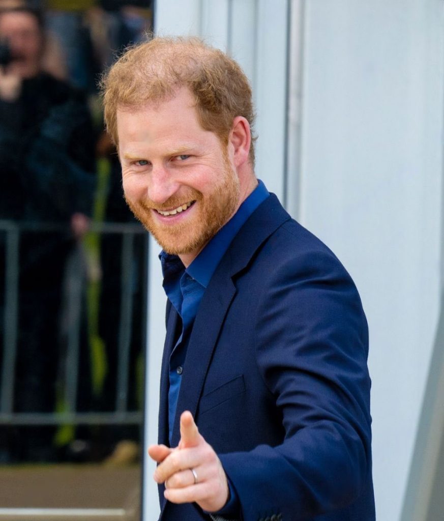 Editor de The Sun ofrece una disculpa inequívoca al príncipe Harry y acuerda pagarle una indemnización sustancial