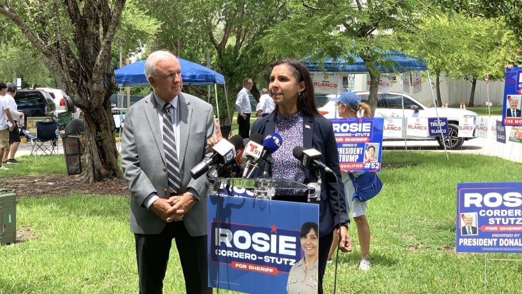 Rosie Cordero-Stutz jura como sheriff de Miami-Dade