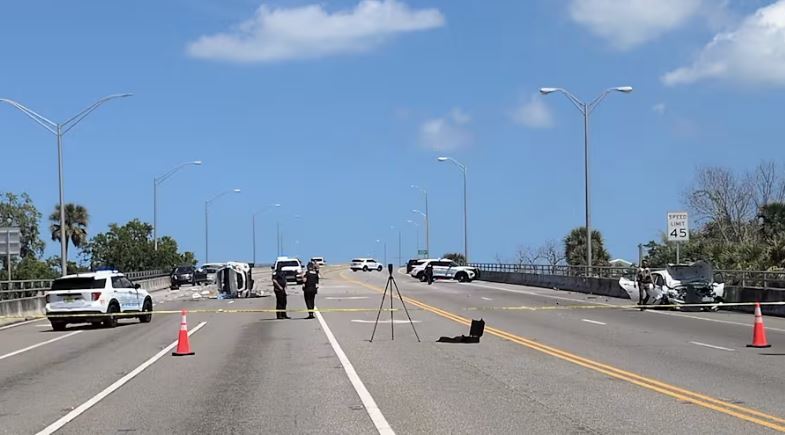 Conductor que huía de la policía provocó choque múltiple en puente de New Smyrna Beach