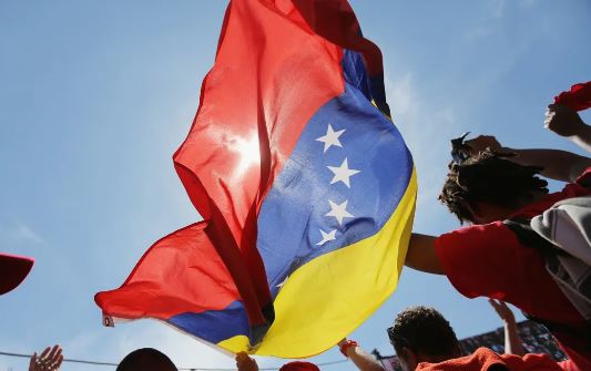 Un juez bloquea la decisión de Trump de poner fin al TPS para miles de venezolanos