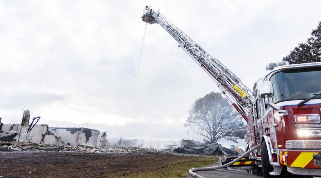 21 caballos murieron por el incendio de un granero en Florida