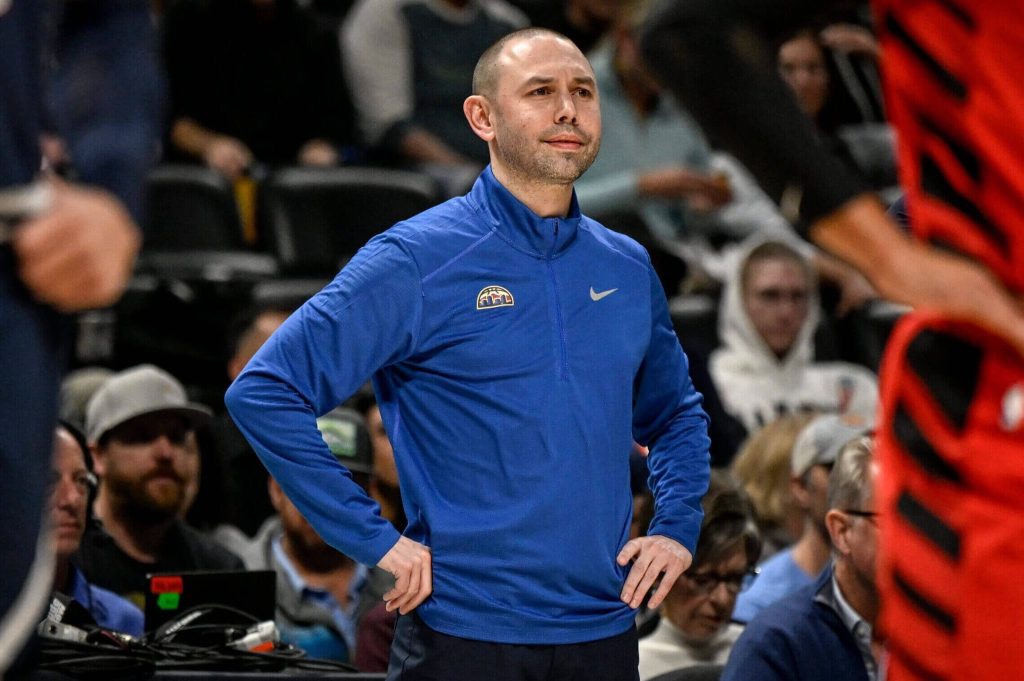 ¿Quién es David Adelman, el entrenador que reemplazará a Michael Malone en los Denver Nuggets