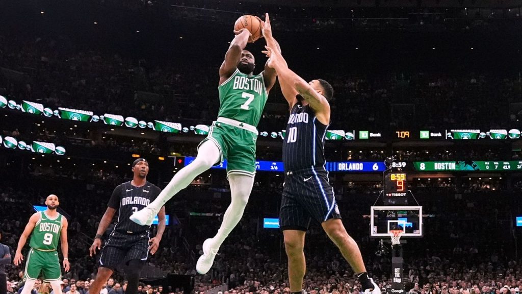 Liderados por Jaylen Brown, Boston Celtics derrotó al Orlando Magic 109-100
