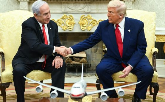 Trump lidia con países hostiles: amenaza a China y abre diálogo directo con Irán