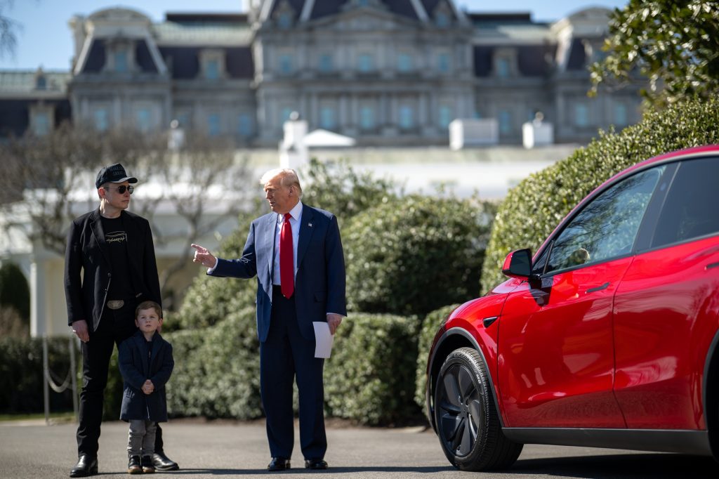 ¡No entren en pánico!, dijo Trump tras el desplome de los mercados