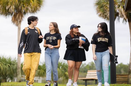 Revocan visas a 15 estudiantes de la UCF
