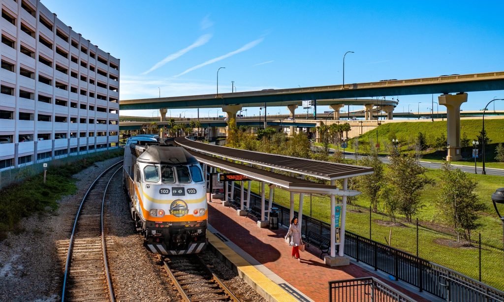 TransMAC considera aumentar el impuesto a las ventas locales para pagar SunRail