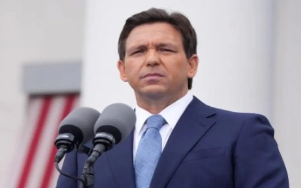 DeSantis firma proyecto de ley que cambia el nombre de "Golfo de México" a "Golfo de América"