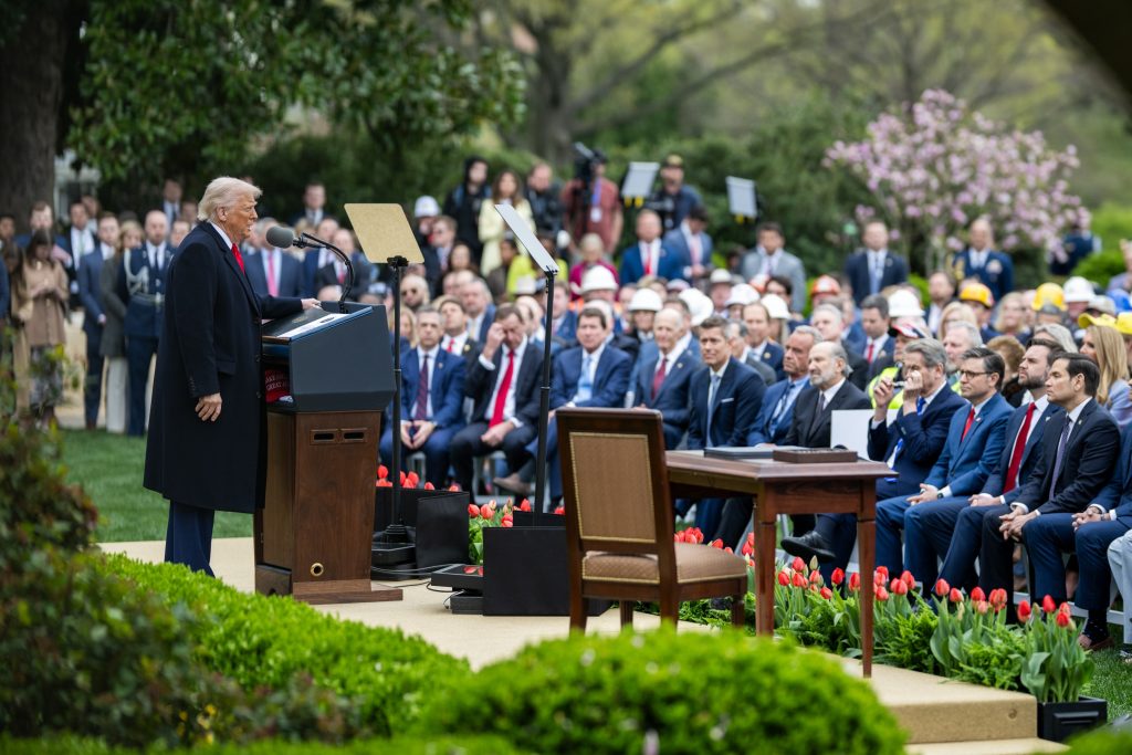 Venezuela entre los países con nuevos aranceles "recíprocos" anunciados por Trump