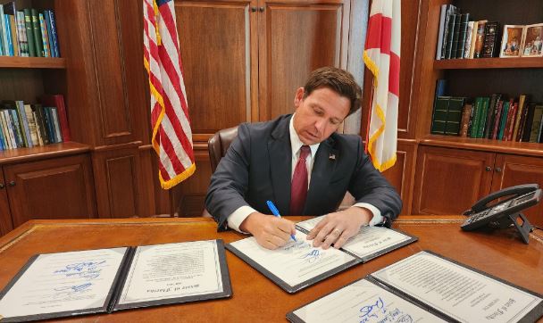 DeSantis firma el mayor paquete de leyes de su gestión