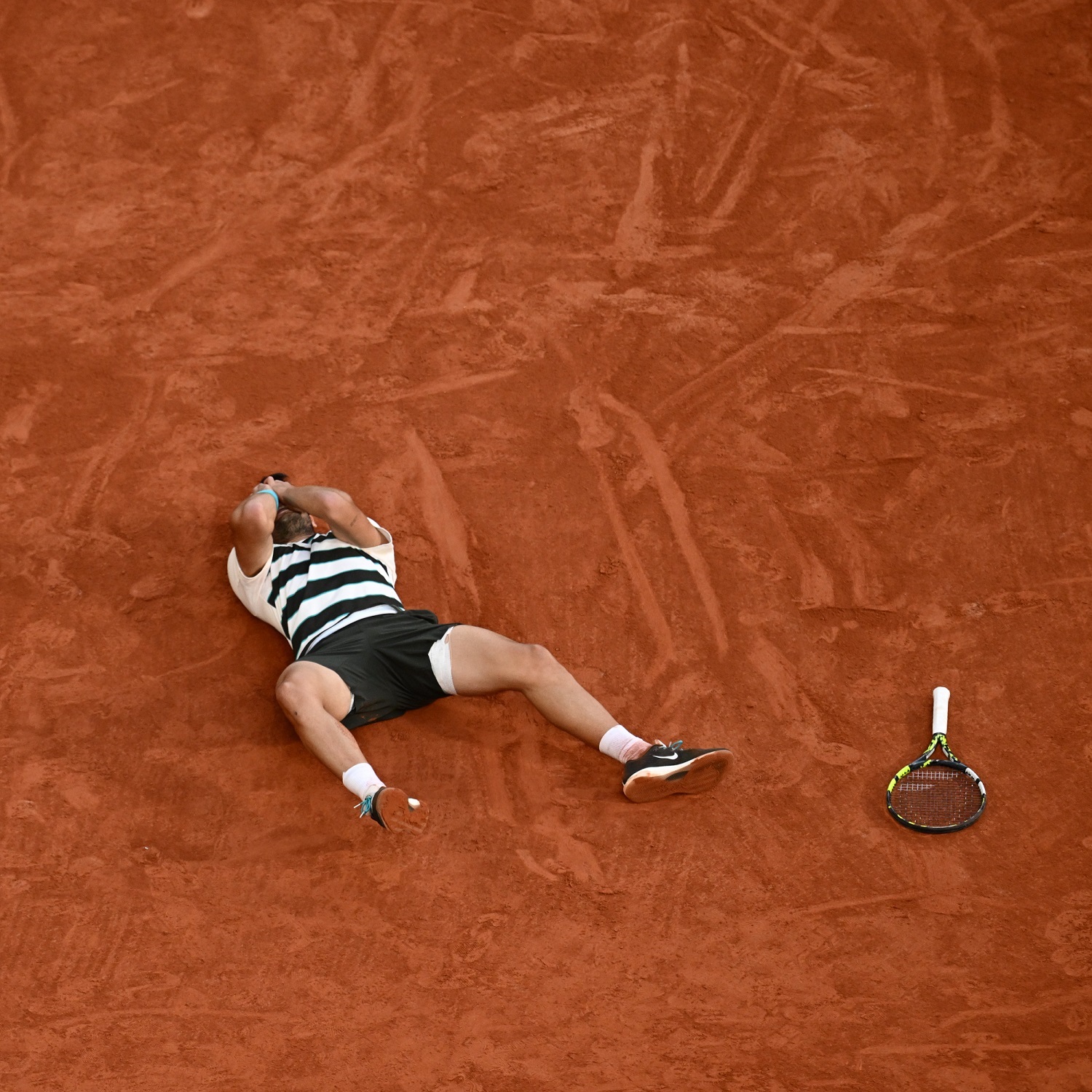 Roland Garros a los pies de Carlos Alcaraz