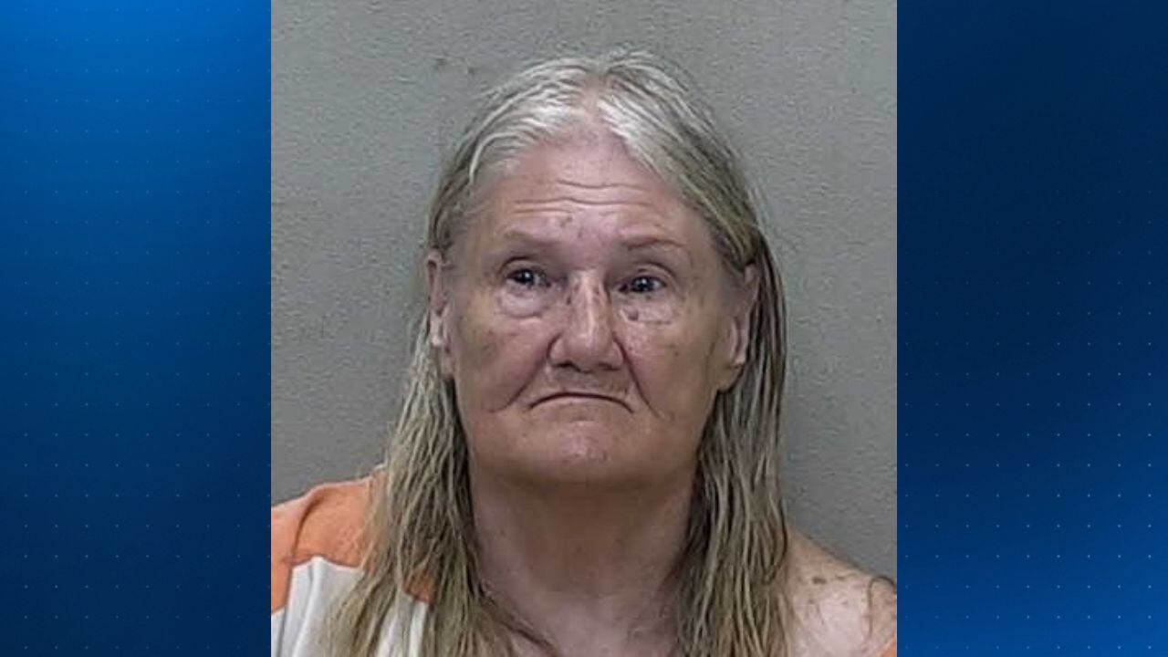 Arrestaron a una mujer de 81 años por rociar gas pimienta a unos niños en Ocala